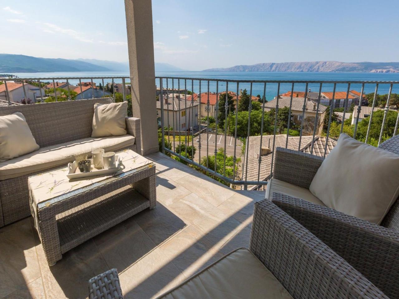 Apartments Lavarin Novi Vinodolski Extérieur photo