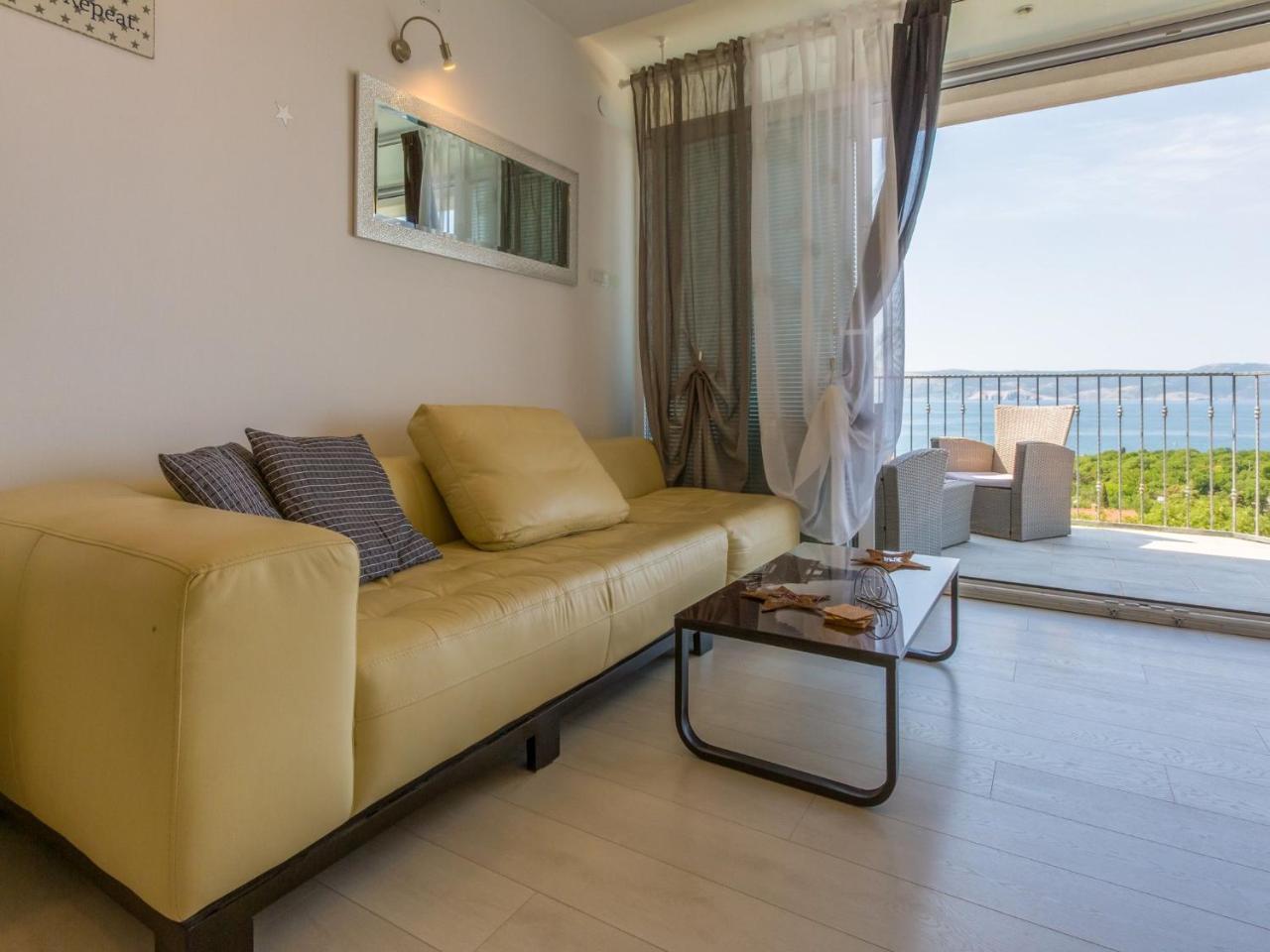 Apartments Lavarin Novi Vinodolski Extérieur photo
