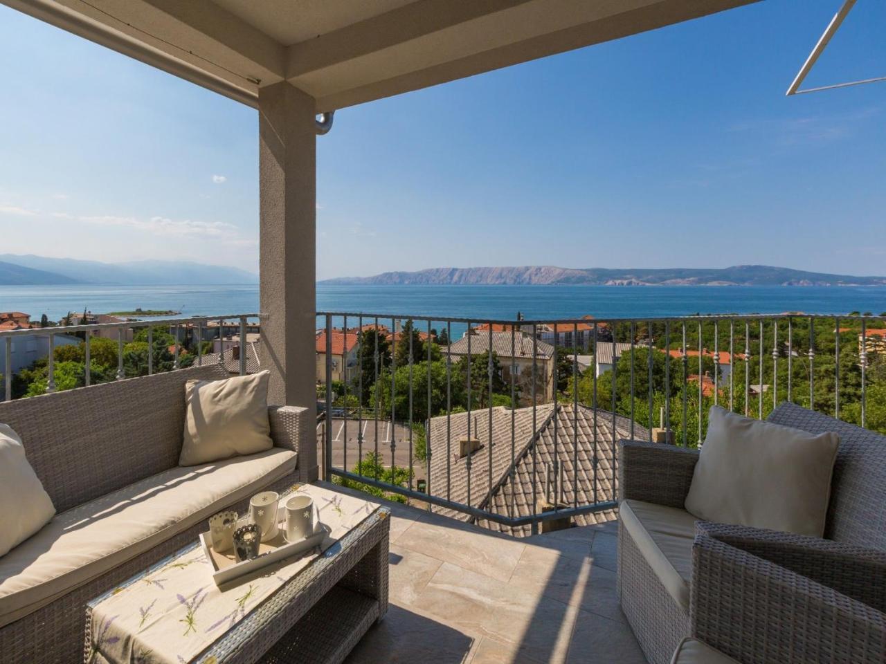 Apartments Lavarin Novi Vinodolski Extérieur photo
