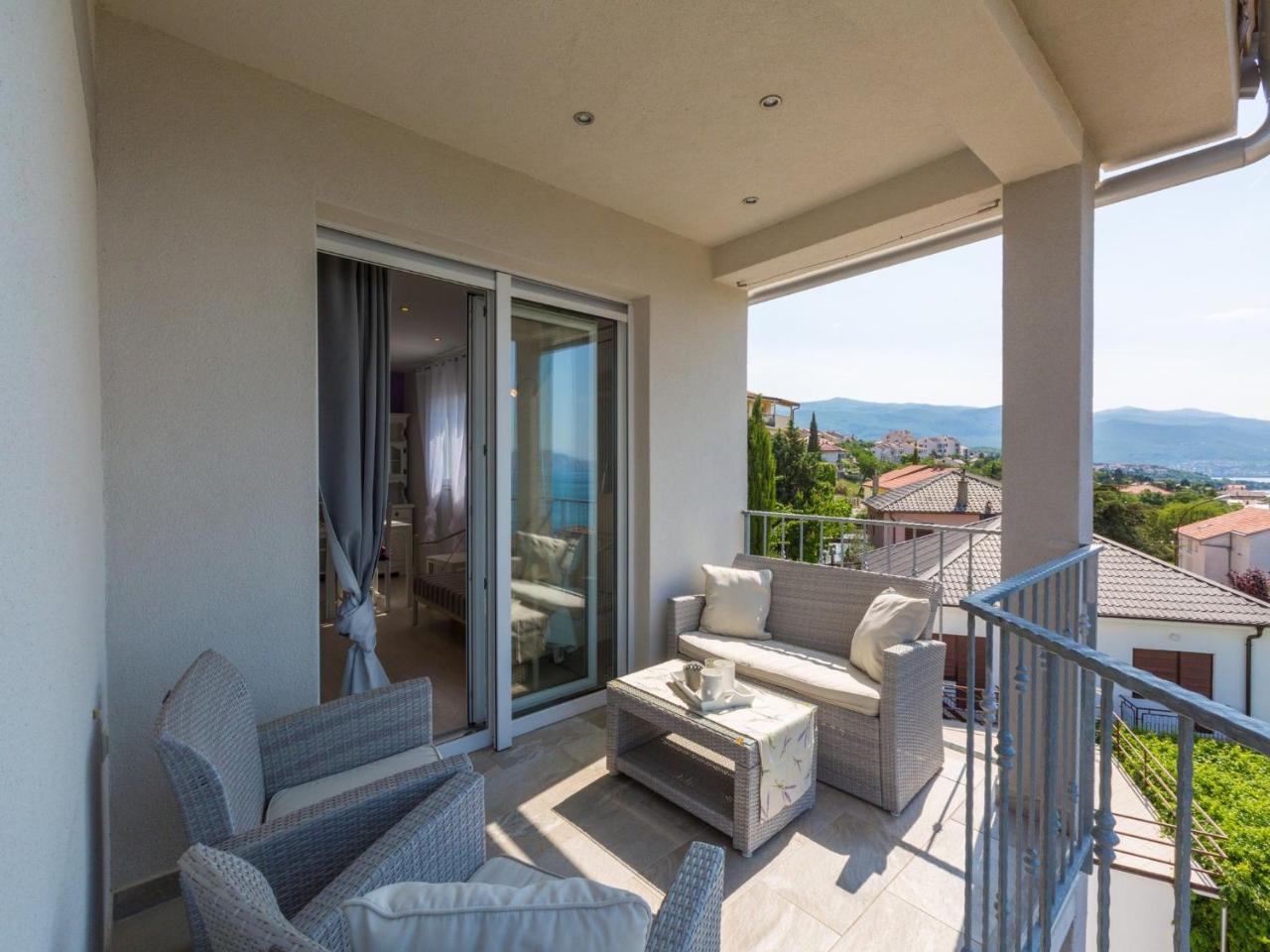 Apartments Lavarin Novi Vinodolski Extérieur photo