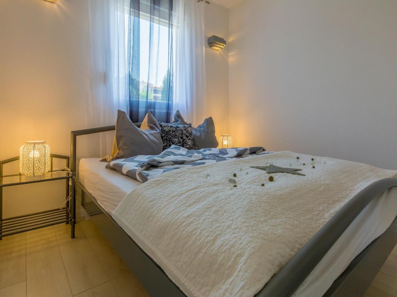 Apartments Lavarin Novi Vinodolski Extérieur photo
